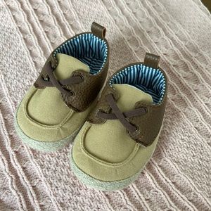 Brown leather and canvas baby shoes